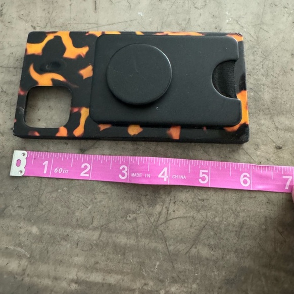 FLAUNT iPhone 11 Pro case with pop socket/attached wallet! CUTE & CONVENIENT🖤!